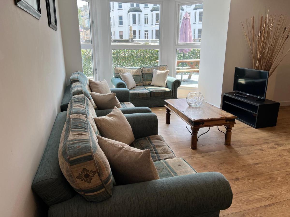 Beautiful Apartment,No 1, With Parking Ilfracombe Dış mekan fotoğraf